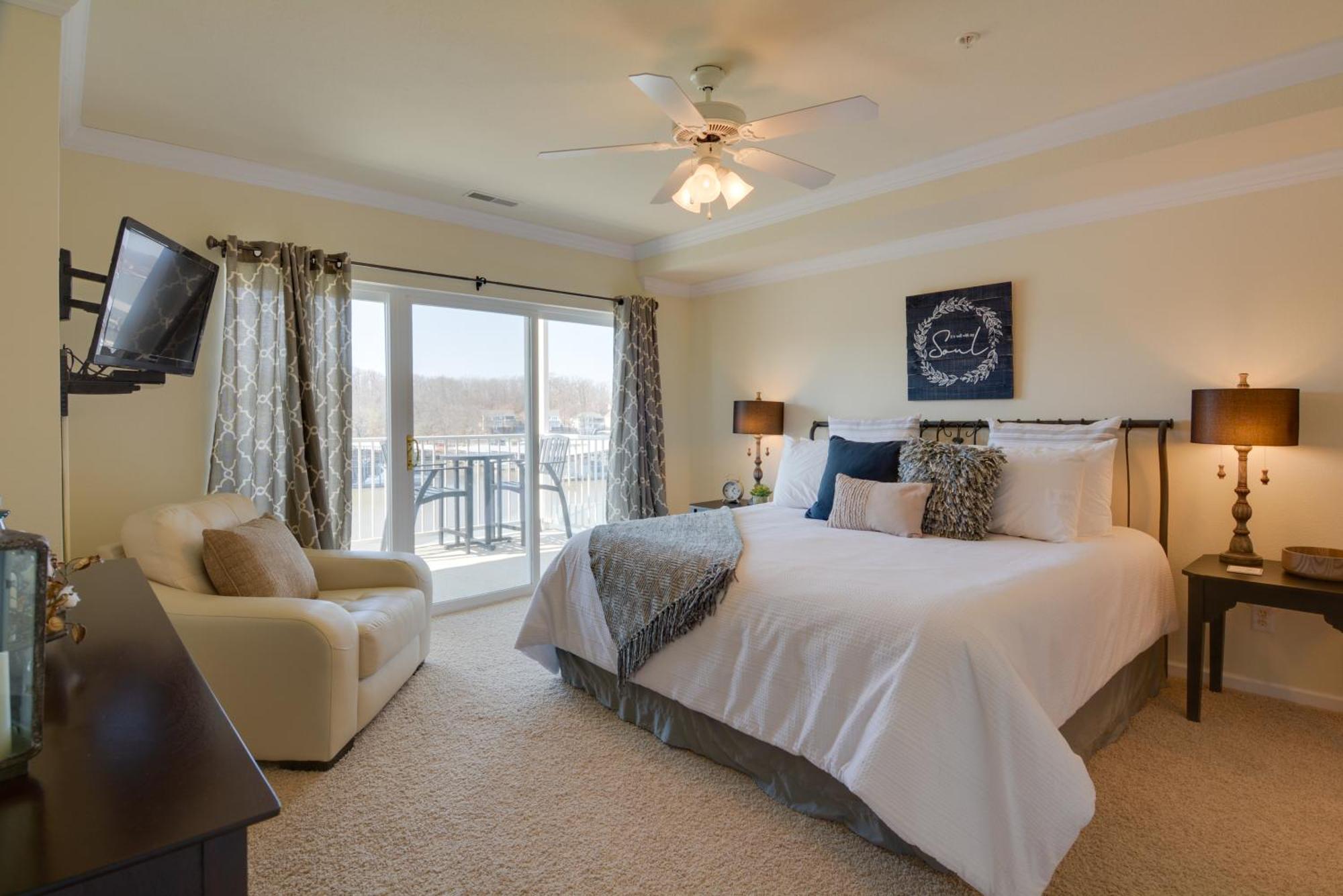 Lakefront Osage Beach Condo With Pool And Water Views! Екстер'єр фото