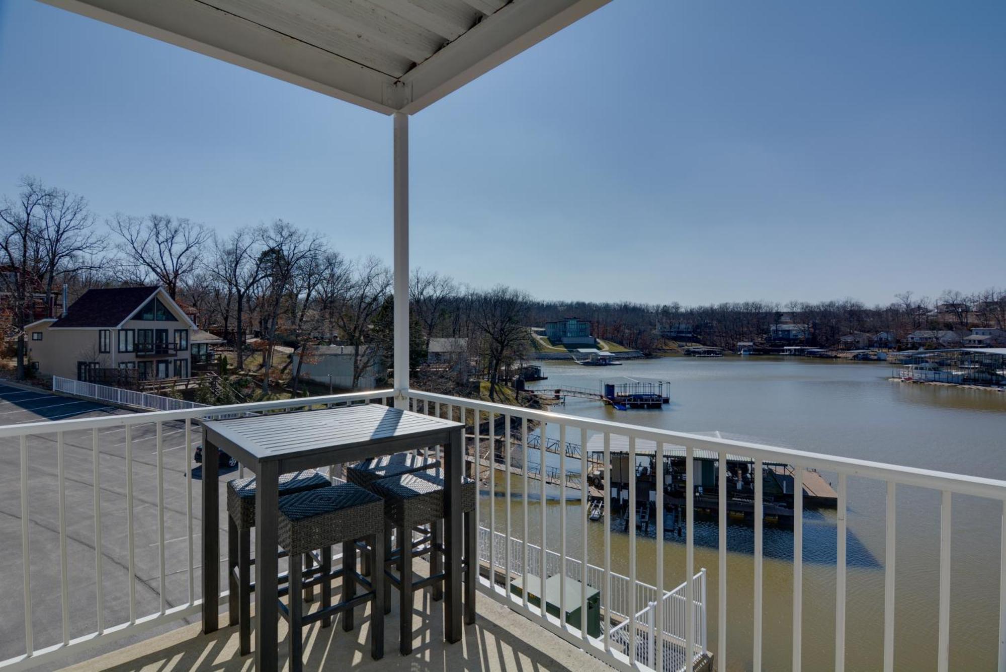 Lakefront Osage Beach Condo With Pool And Water Views! Екстер'єр фото